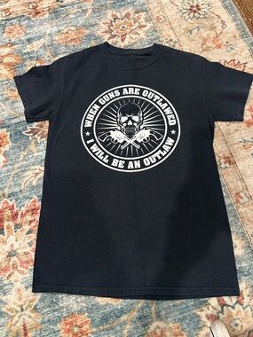 When Guns Are Outlawed I Will Be An Outlaw Skull & Guns Tee Sz Small